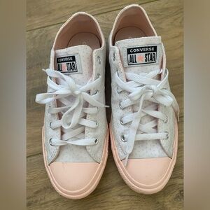 Converse sneaker